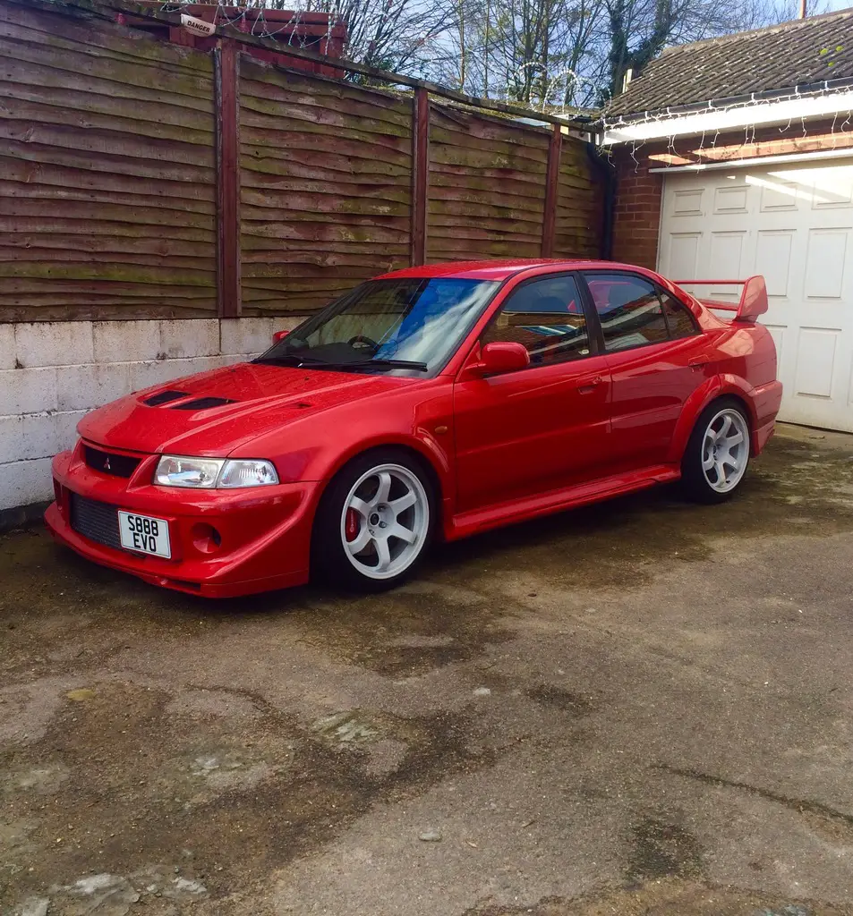 Mitsubishi Lancer Evolution Rota Grid 17x9.5