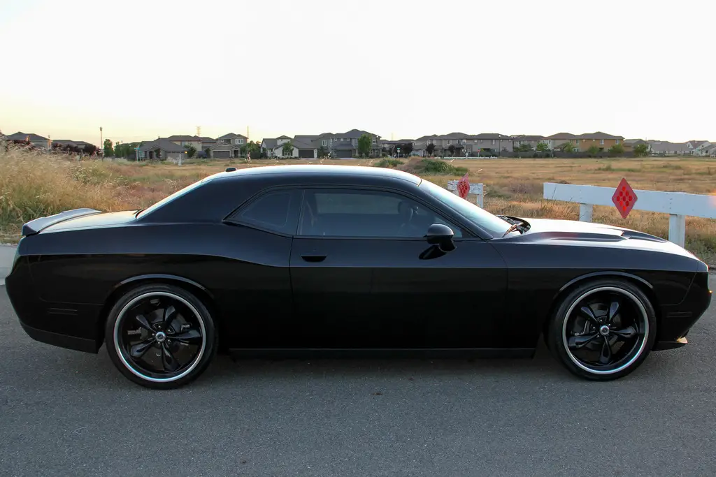 Dodge Challenger American Racing Torq Thrust M 22x9.5