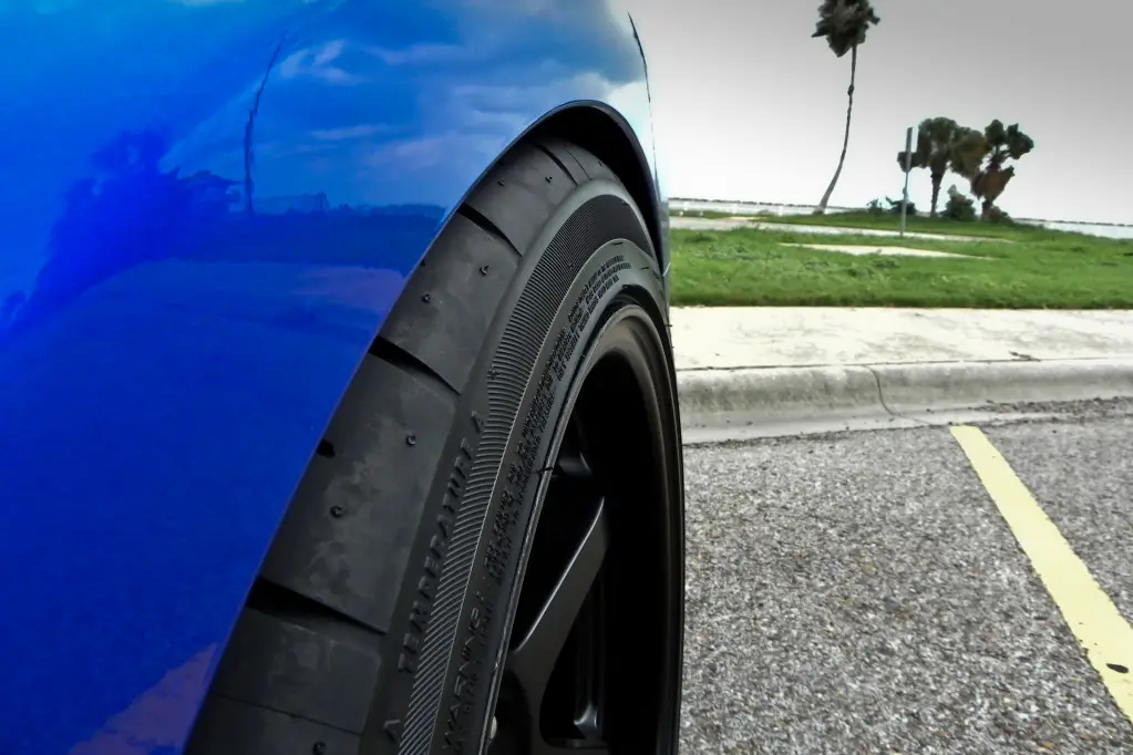 Hyundai Genesis Custom Wheels Varrstoen ES 2 2 2 19x9 5 ET 22 Tire hyundai-genesis-custom-wheels-varrstoen-es-2-2-2-19x9-5-et-22-tire