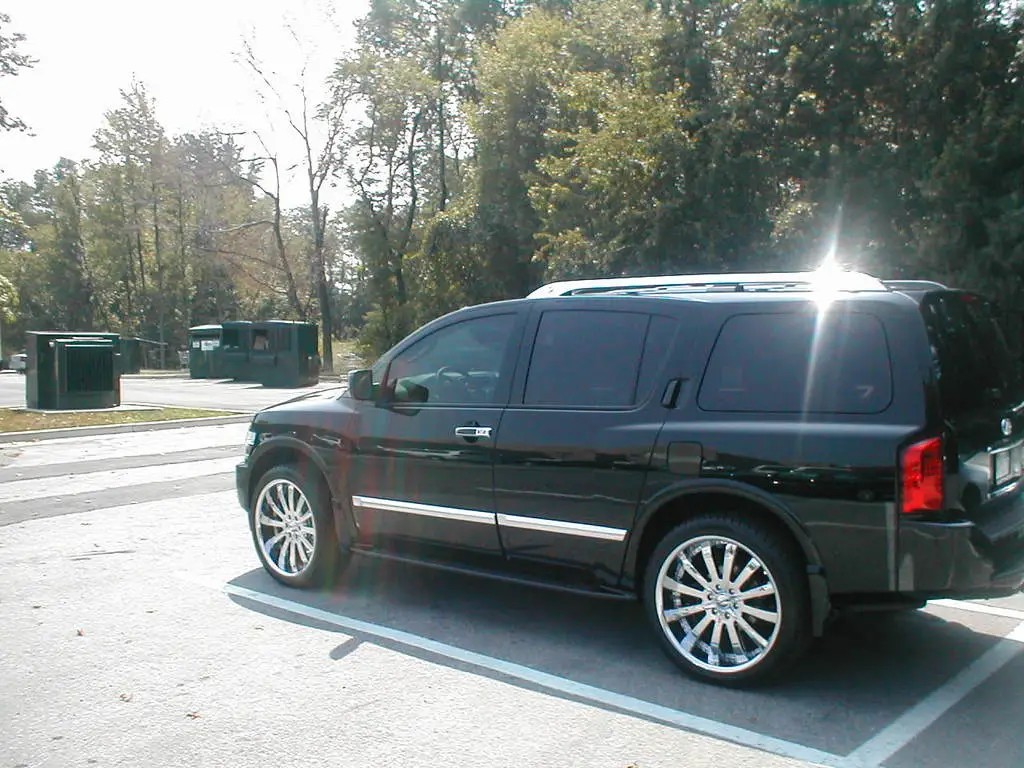 Infiniti QX56 custom wheels 24x, ET , tire size 285/40 R24. x ET