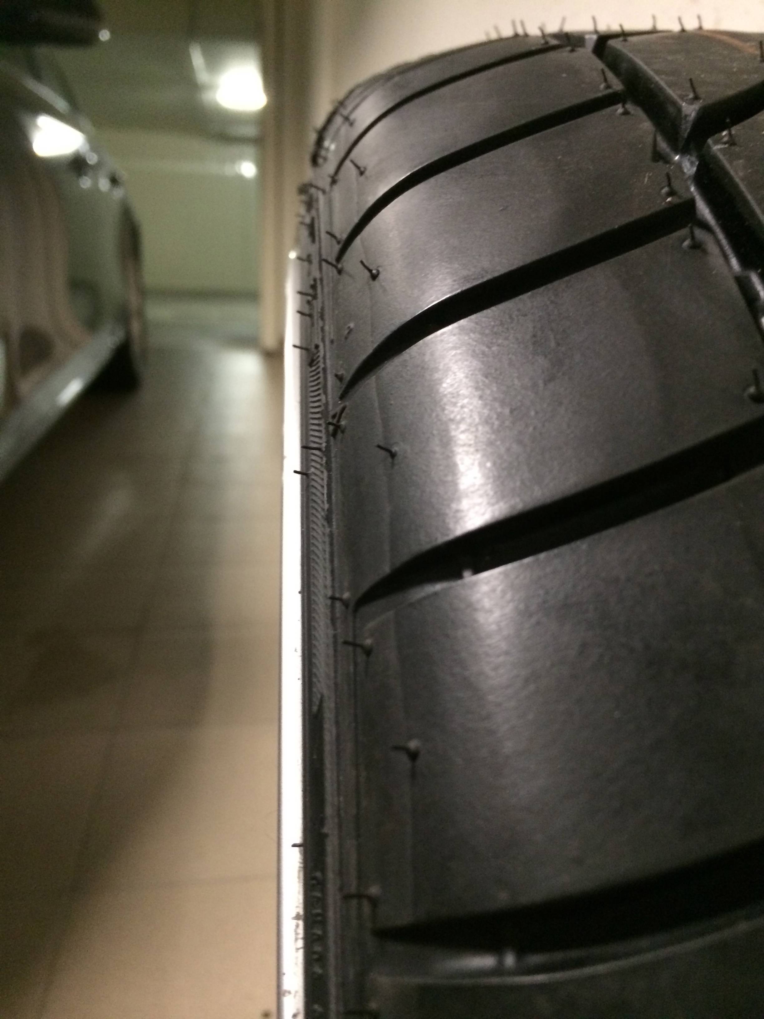 Audi A4 custom wheels Audi Q5 20x8.5, ET +33, tire size 245/30 R20. x ET