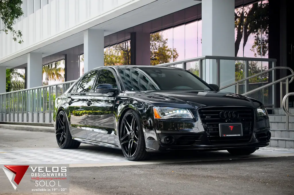 Audi S8 Velos Solo L 22x9 0